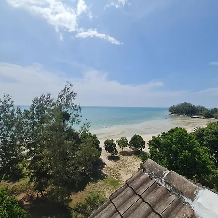 13Pax 3R2B, Beachfront Duplex Penthouse, Free Bbq Set, Wifi, 50