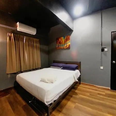13Pax 3R2B, Beachfront Duplex Penthouse, Free Bbq Set, Wifi, 50