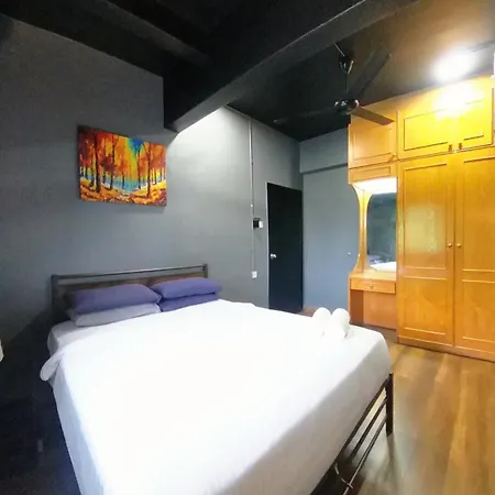 13Pax 3R2B, Beachfront Duplex Penthouse, Free Bbq Set, Wifi, 50