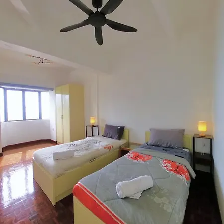 13Pax 3R2B, Beachfront Duplex Penthouse, Free Bbq Set, Wifi, 50