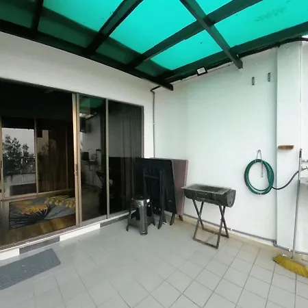 13Pax 3R2B, Beachfront Duplex Penthouse, Free Bbq Set, Wifi, 50
