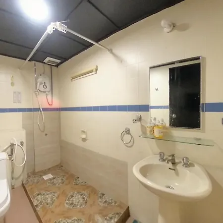 13Pax 3R2B, Beachfront Duplex Penthouse, Free Bbq Set, Wifi, 50