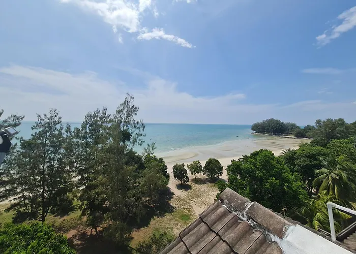 13Pax 3R2B, Beachfront Duplex Penthouse, Free Bbq Set, Wifi, 50\