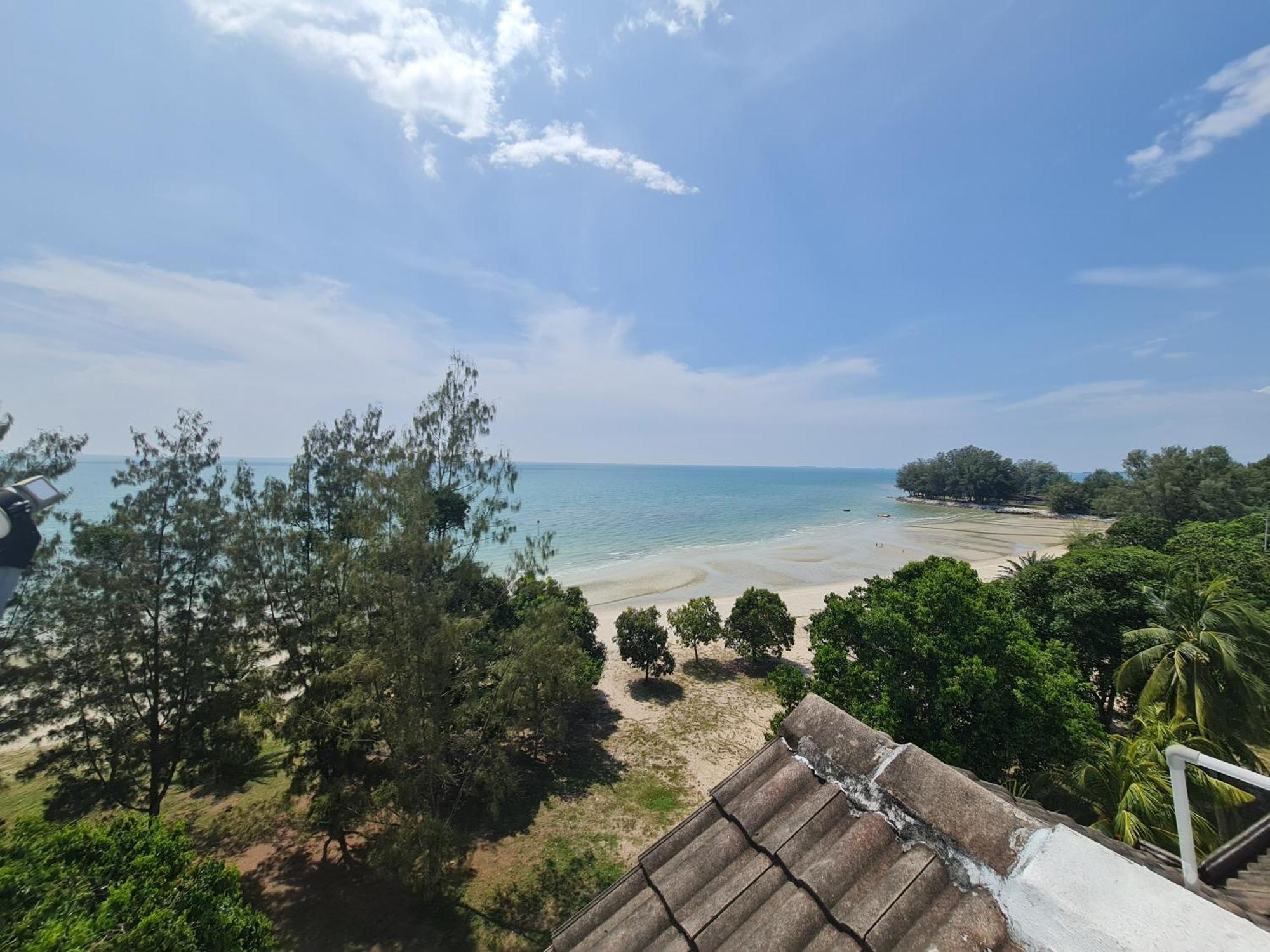 Apartment 13pax 3r2b, Beachfront Duplex Penthouse, Free Bbq Set, Wifi, 50