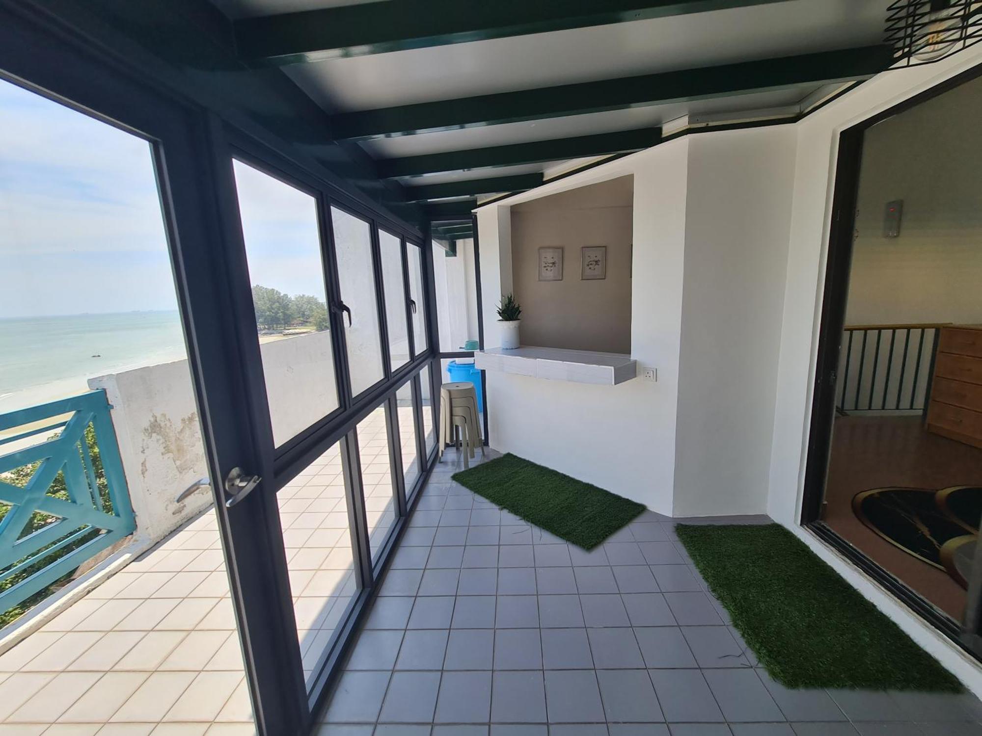 13pax 3r2b, Beachfront Duplex Penthouse, Free Bbq Set, Wifi, 50