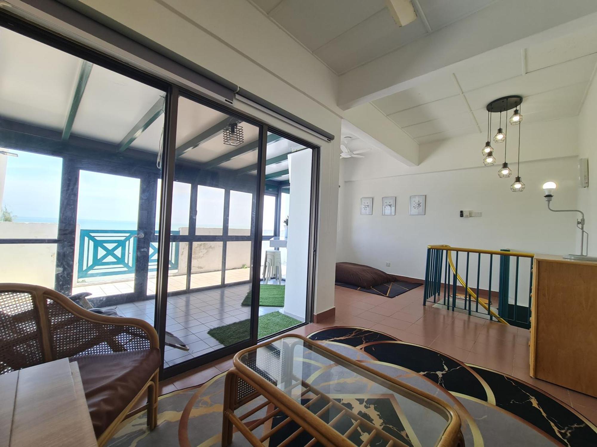 Apartment 13pax 3r2b, Beachfront Duplex Penthouse, Free Bbq Set, Wifi, 50