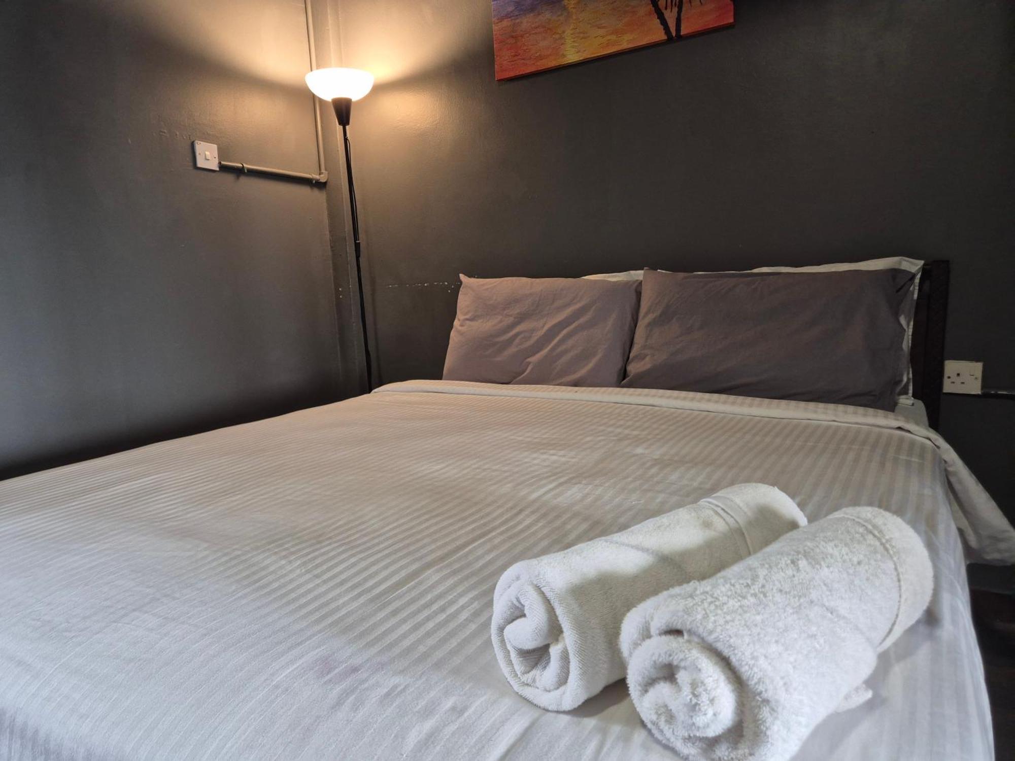 13pax 3r2b, Beachfront Duplex Penthouse, Free Bbq Set, Wifi, 50