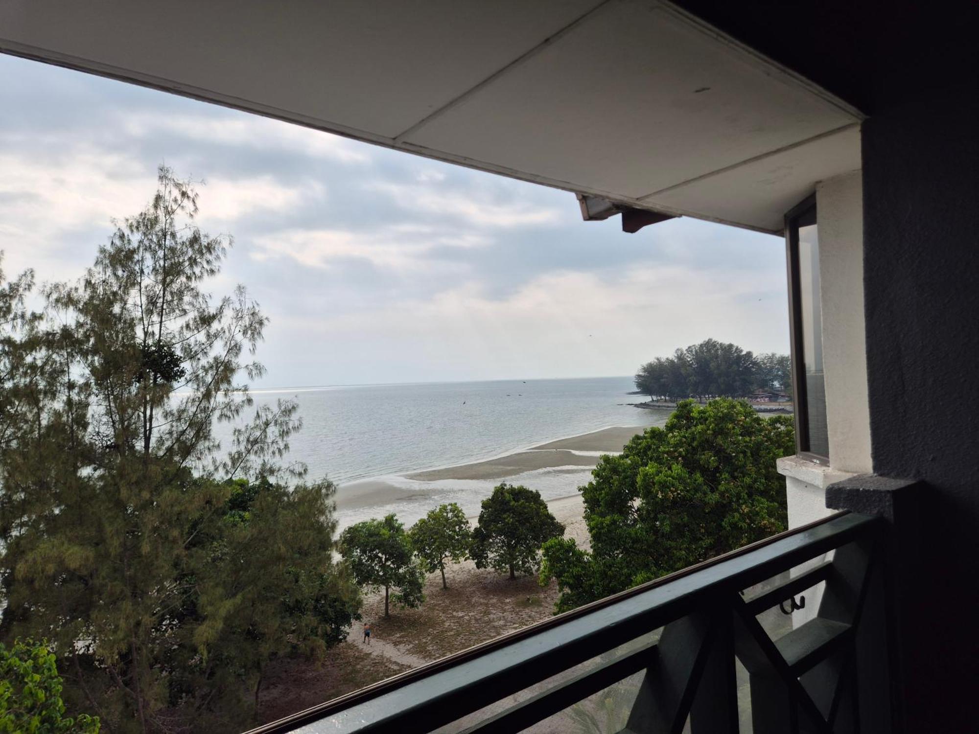 13pax 3r2b, Beachfront Duplex Penthouse, Free Bbq Set, Wifi, 50