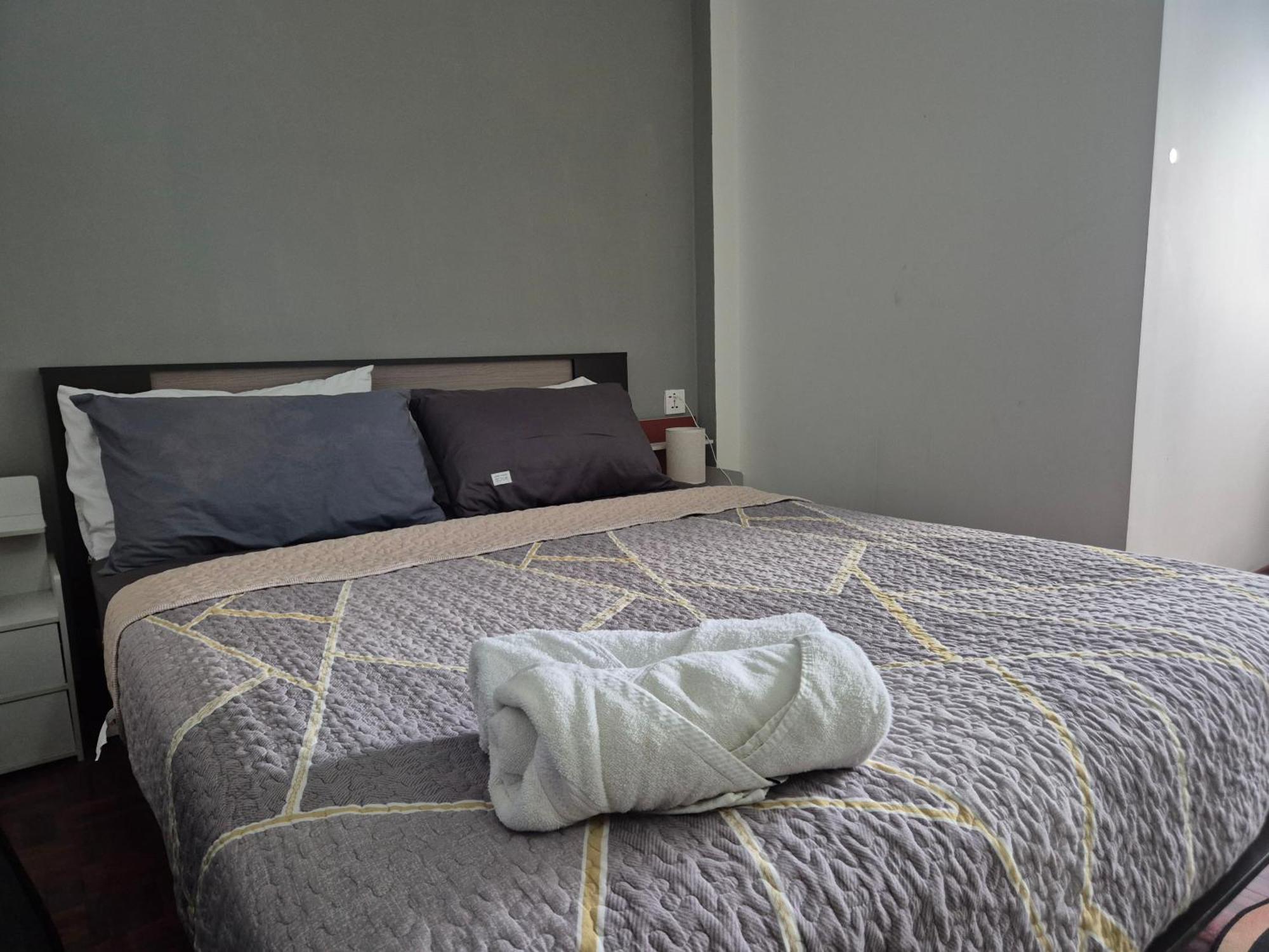Apartment 13pax 3r2b, Beachfront Duplex Penthouse, Free Bbq Set, Wifi, 50