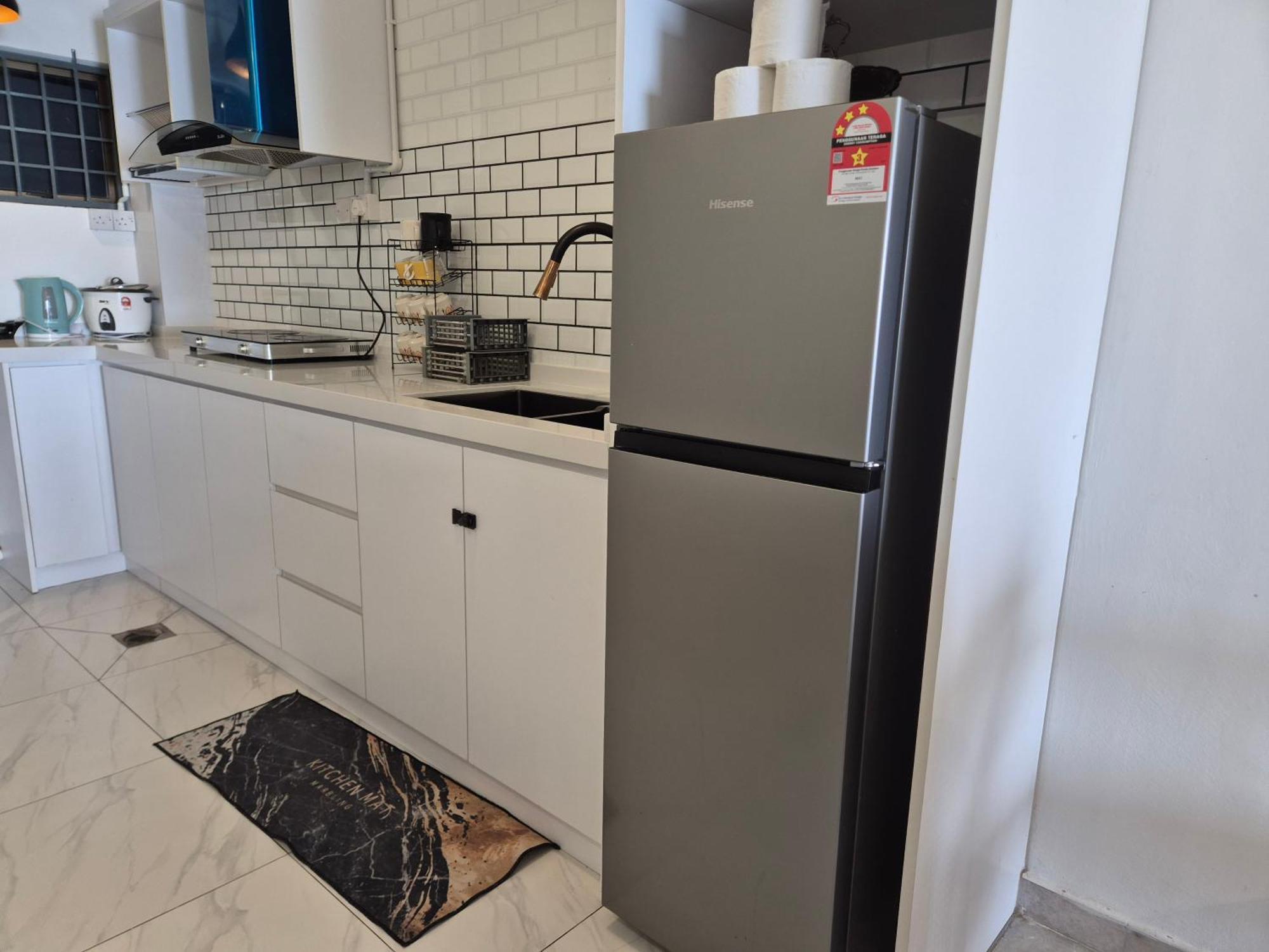 Apartment 13pax 3r2b, Beachfront Duplex Penthouse, Free Bbq Set, Wifi, 50