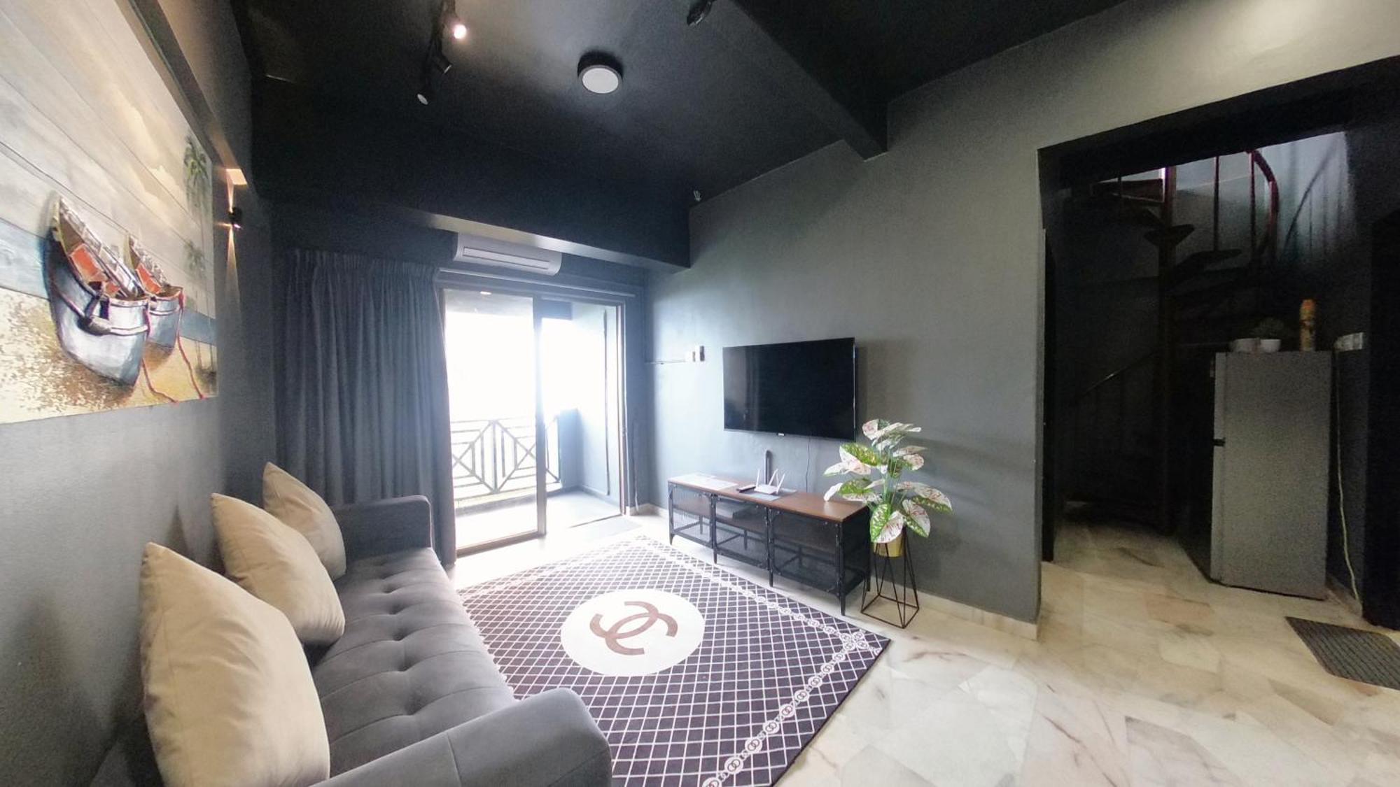 Apartment 13pax 3r2b, Beachfront Duplex Penthouse, Free Bbq Set, Wifi, 50