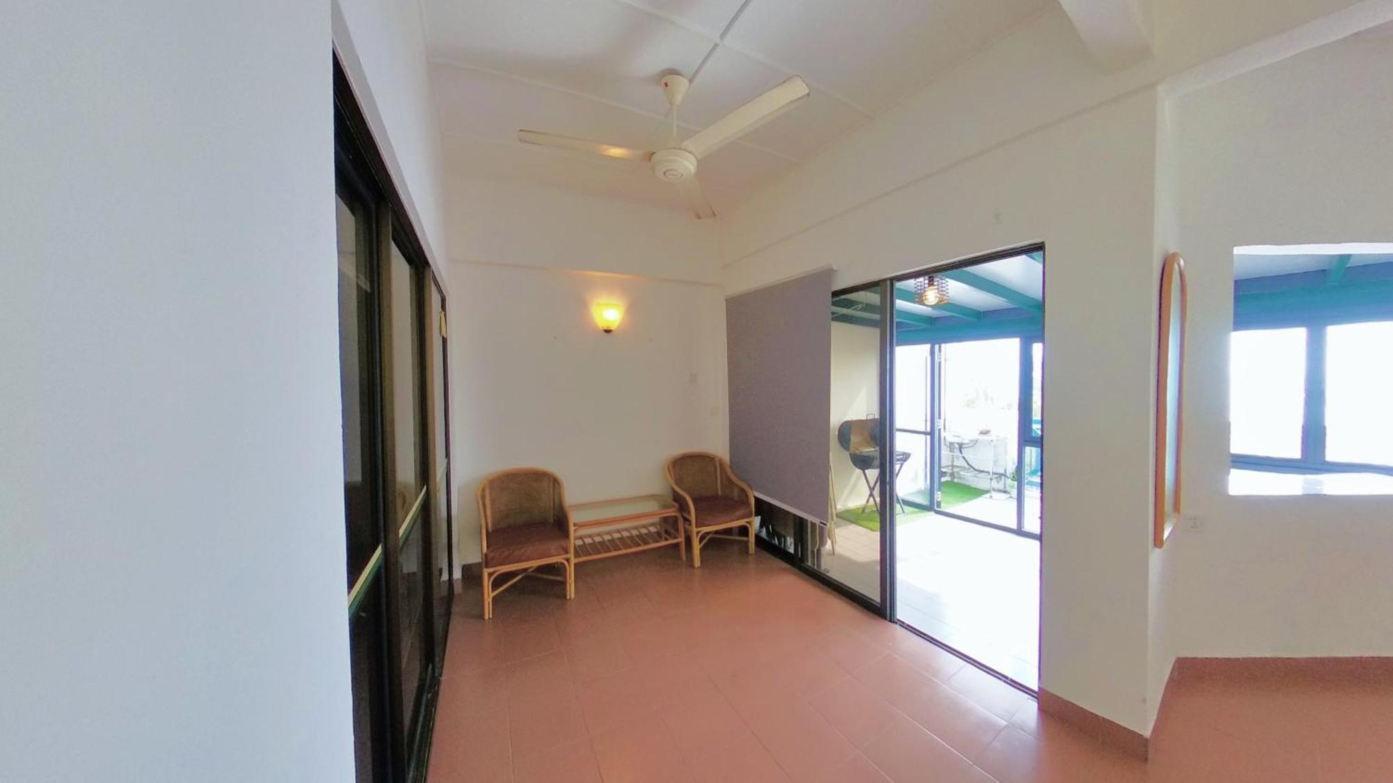 Apartment 13pax 3r2b, Beachfront Duplex Penthouse, Free Bbq Set, Wifi, 50