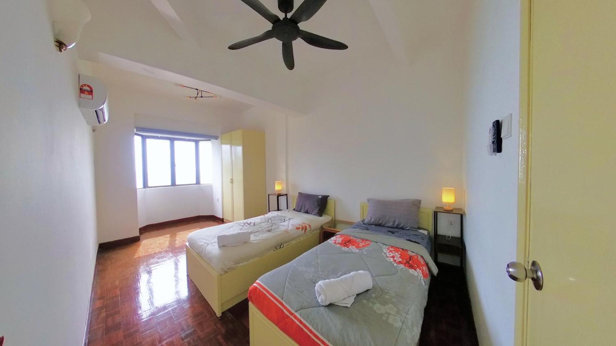 13pax 3r2b, Beachfront Duplex Penthouse, Free Bbq Set, Wifi, 50