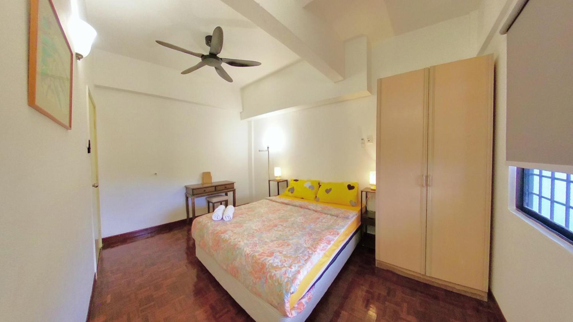 Apartment 13pax 3r2b, Beachfront Duplex Penthouse, Free Bbq Set, Wifi, 50