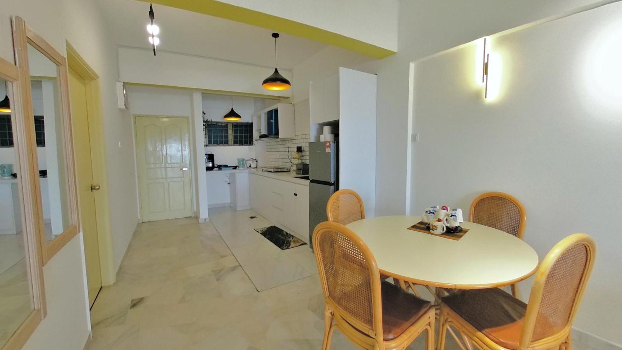 Apartment 13pax 3r2b, Beachfront Duplex Penthouse, Free Bbq Set, Wifi, 50